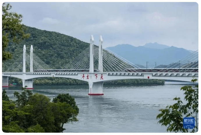 又一高铁，开通运营！