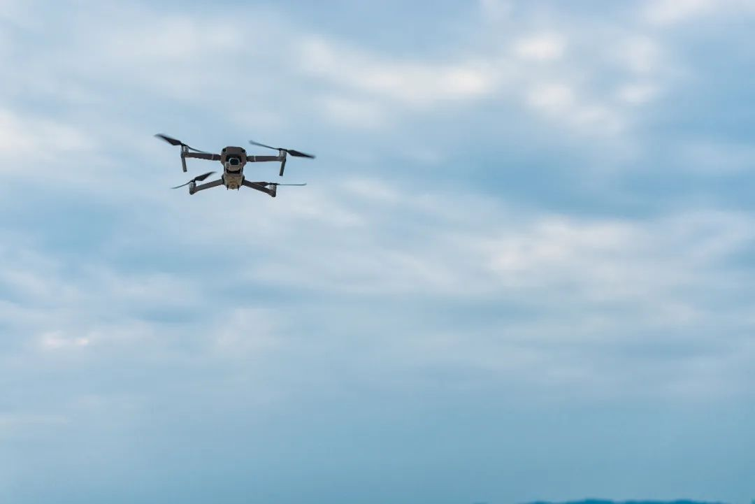 军迷用无人机拍新型军舰，获刑！