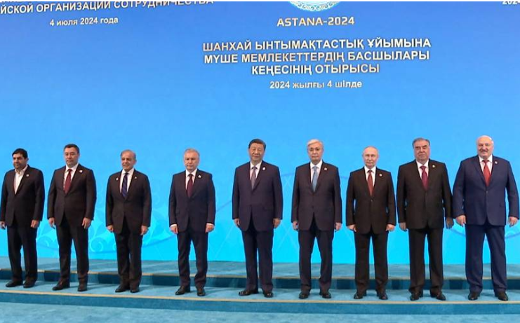 习近平出席上海合作组织成员国元首理事会第二十四次会议