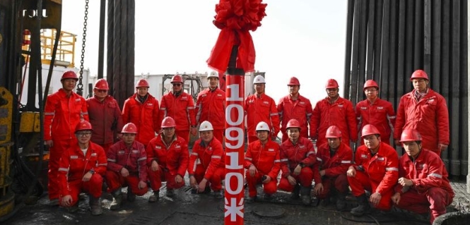 入地10910米！中國首口超萬米科探井勝利完鑽