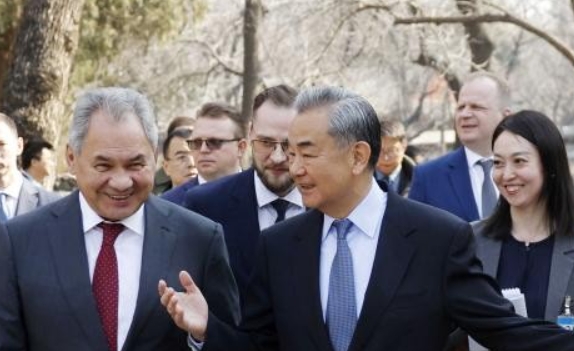 王毅會紹伊古：中俄關係不受第三方干擾