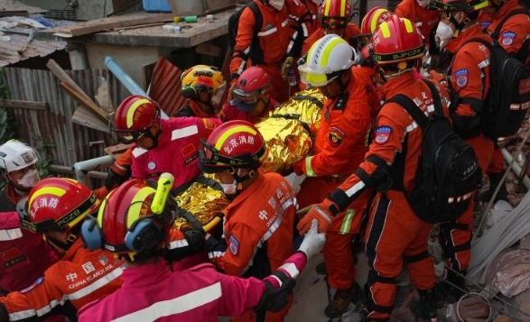 中國救援隊伍在緬甸救出第9名倖存者