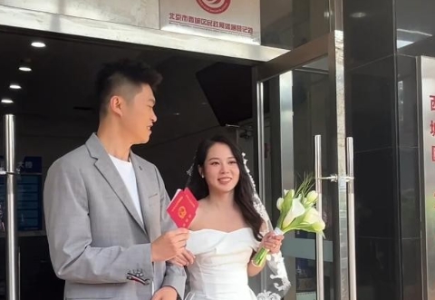 中國實施結婚登記不需戶口本 多地預約爆滿
