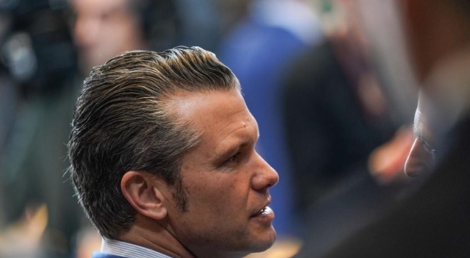 美軍“尼米茲”號航母駛向中東