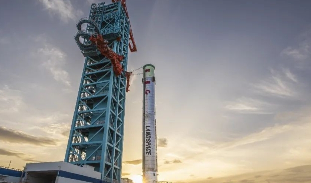 中國可複用火箭朱雀三號九機並聯地面點火試驗成功