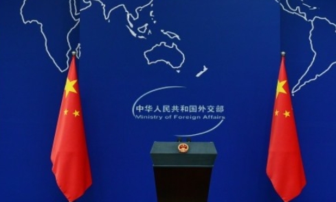 中方強烈譴責美國打擊伊朗核設施