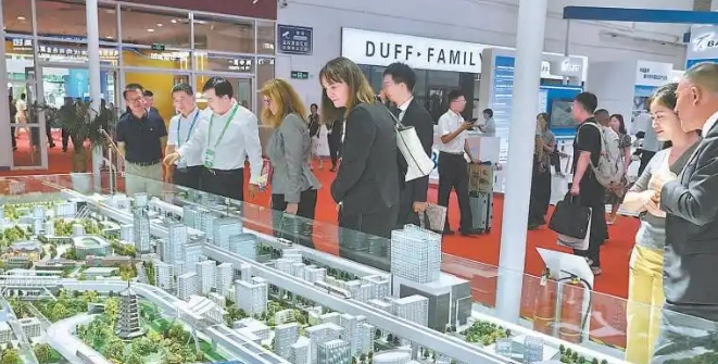 外商爭相“趕集”鏈博會 美國參展商數量“一騎絕塵”