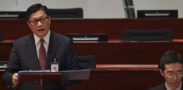 香港辦大型演唱會時延長通關？鄧炳強回應