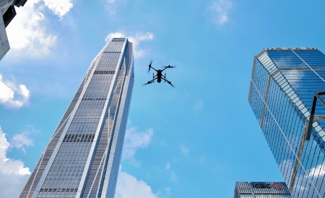 疑似放飛無人機拍攝北京閱兵軍機訓練 2人被罰