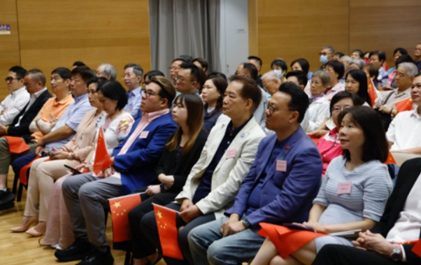 （九三閱兵）香港各區組織市民、學生觀看直播