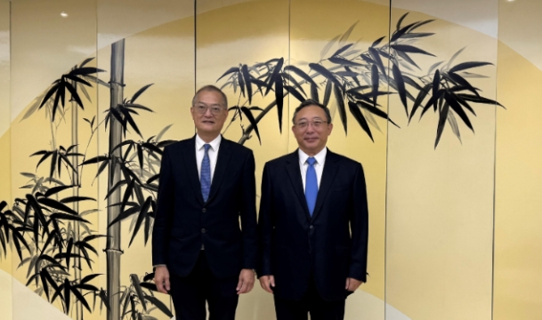香港醫務衞生局局長在京拜訪衞健委 介紹醫療政策