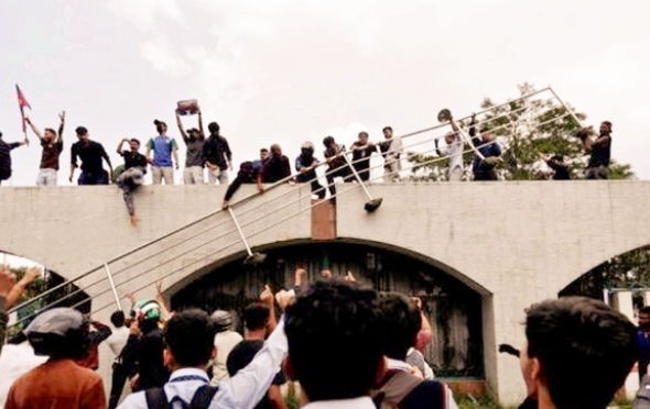 抗議政府封禁社媒，尼泊爾示威騷亂致14死