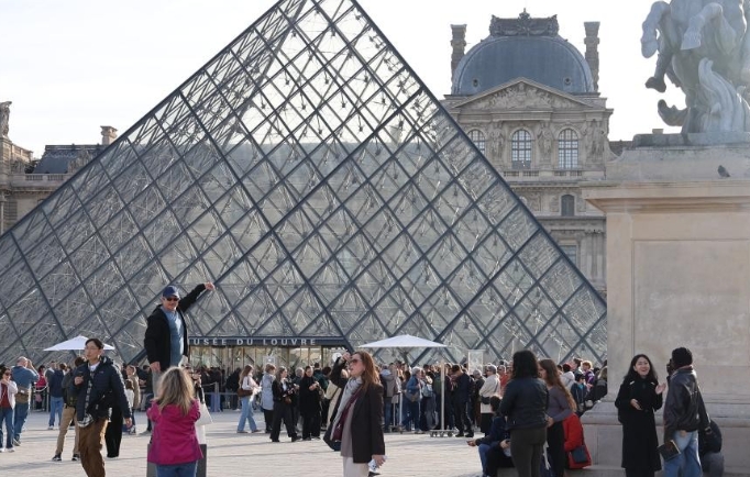 法國盧浮宮計劃加裝100個監控攝像頭
