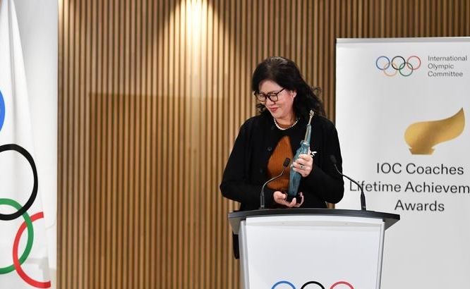 中國女排前主教練郎平獲國際奧委會教練員終身成就獎