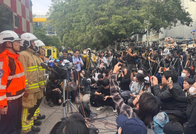 香港大埔宏福苑的五級大火大致救熄