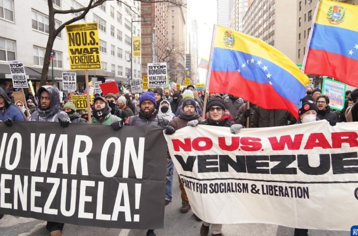 美國100多個城市示威抗議襲擊委內瑞拉