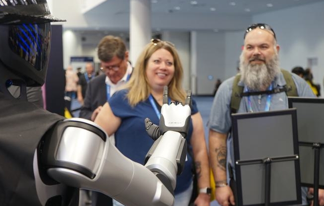 中國企業包攬2025全球人形機器人出貨榜前六