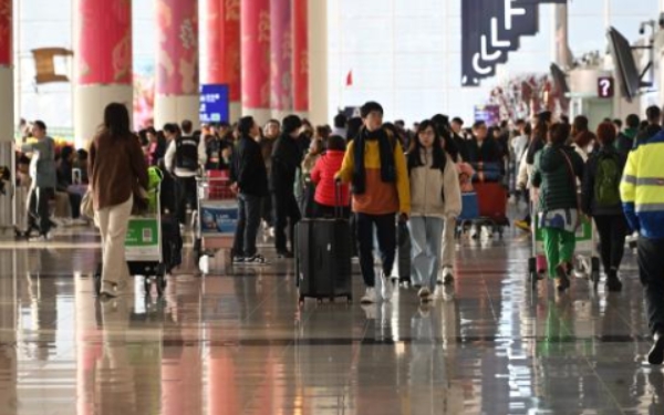 2025全年共錄得4990萬旅客人次訪港