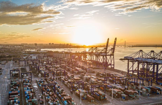 中國外貿“開門紅” 外媒連連驚嘆：遠超預期！