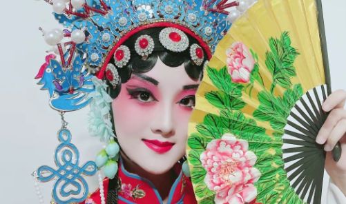 山東有好戲丨「95後」張凡：以青春之名，赴梨園之約