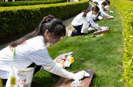 清明節假期第三天 中國各地祭掃人數明顯回落